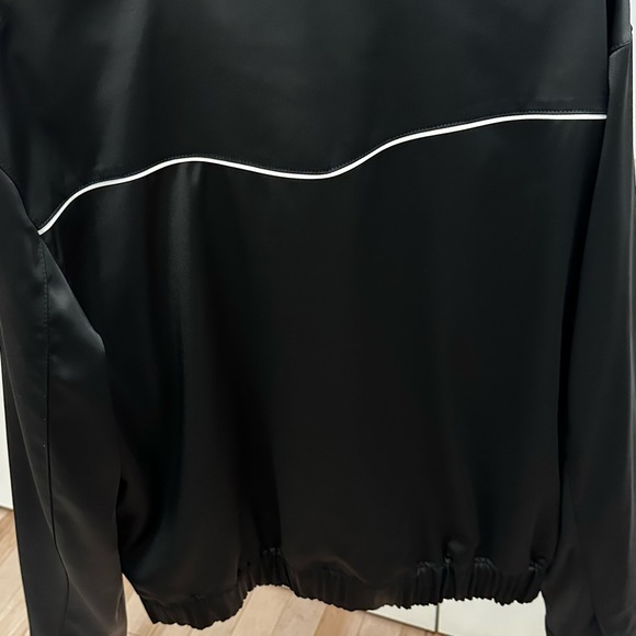 All black jacket - Picture 3 of 4